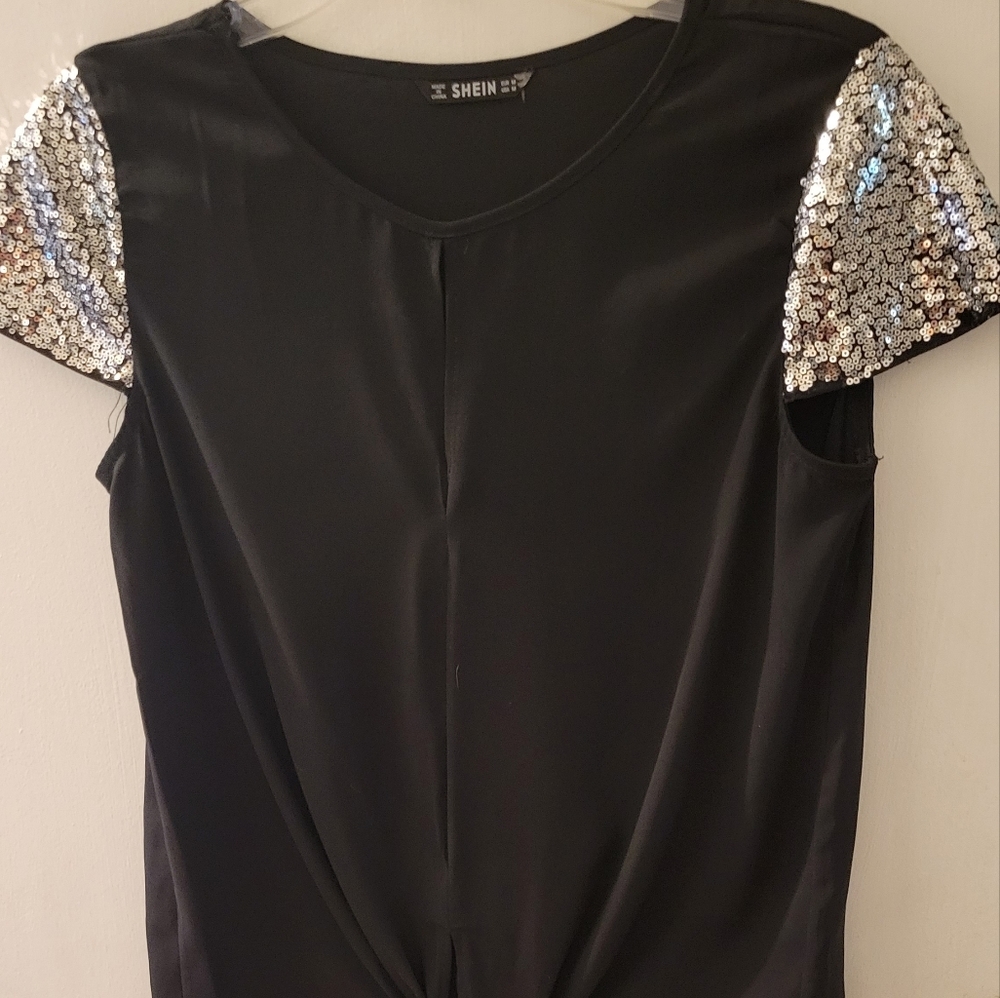 🌞🌞🌞LADIES BLack top by Shein